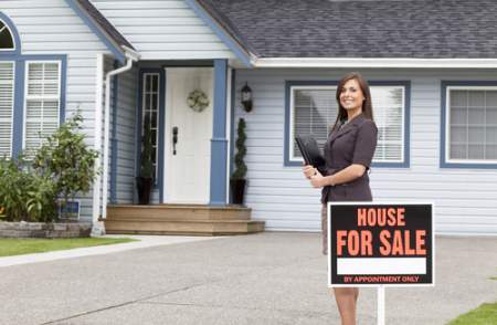 Choosing the Right Real Estate Agent to Sell Your Home